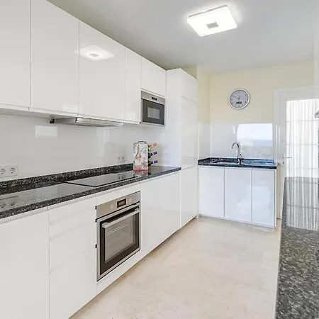 Large House With Garden And Direct Access To The Pool * 卡亚俄萨尔瓦赫