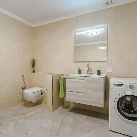 Large House With Garden And Direct Access To The Pool * 卡亚俄萨尔瓦赫