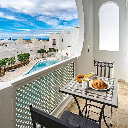 Large House With Garden And Direct Access To The Pool * 卡亚俄萨尔瓦赫