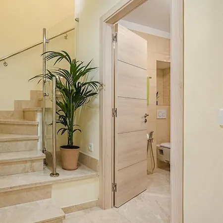Large House With Garden And Direct Access To The Pool 度假居 卡亚俄萨尔瓦赫
