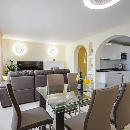 Large House With Garden And Direct Access To The Pool Hébergement de vacances Callao Salvaje